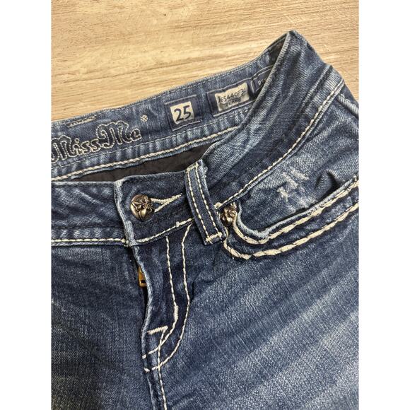 Miss Me Embroidered Bling JE544OF3L Flare Jeans Size 25
Stitched - Picture 5 of 5